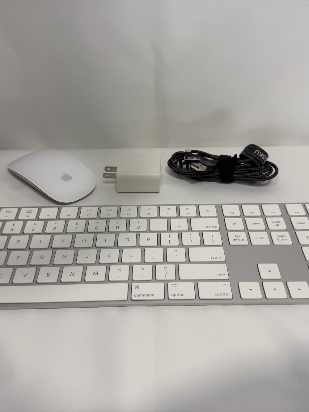 Apple White Wireless Keyboard and Magic Mouse with Charging Cable
